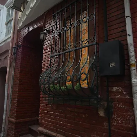 Private In Heart Of Taksim Square 2